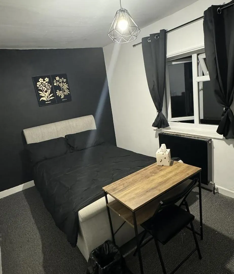 Homestay Small Double Room Located 2 Minutes From Gloucester Royal Hospital GLOUCESTERSHIRE United Kingdom