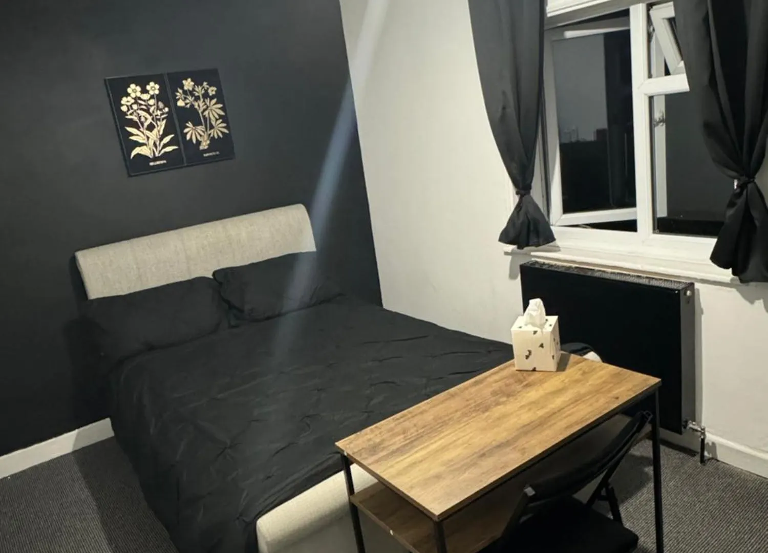 Small Double Room Located 2 Minutes From Gloucester Royal Hospital GLOUCESTERSHIRE